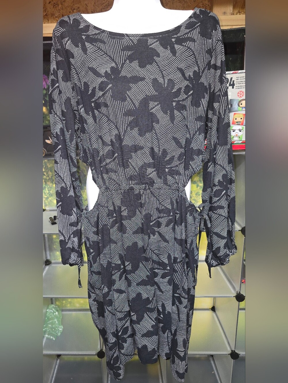 #99 Universal Thread Black and White Floral Dress with Cutouts